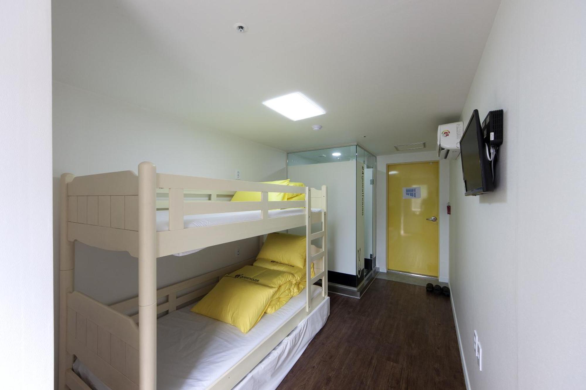 סיאול 24 Guesthouse Myeongdong Town חדר תמונה